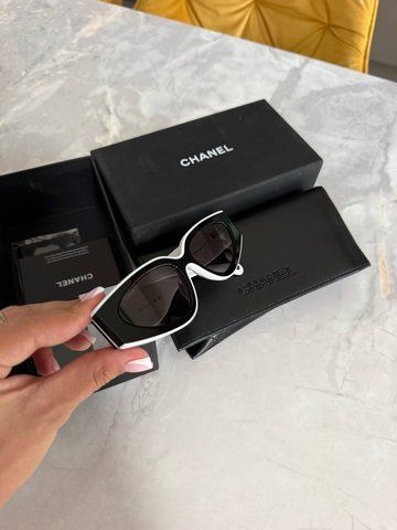Жіночі окуляри Chanel з витонченим дизайном 087 фото