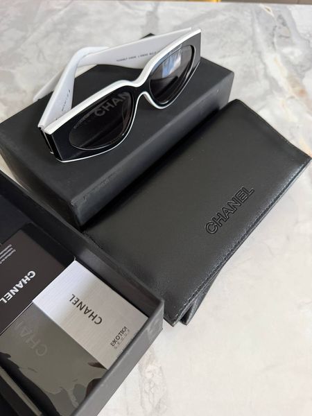 Жіночі окуляри Chanel з витонченим дизайном 087 фото